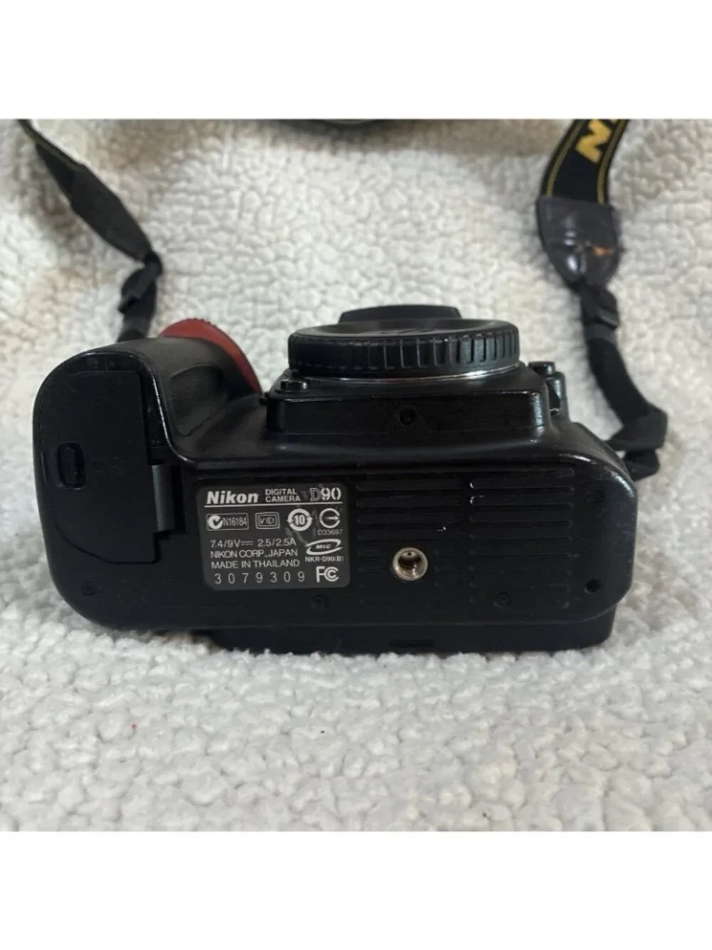 MINT Nikon D90 Digital SLR Camera (Body Only) With New Battery And Charger
